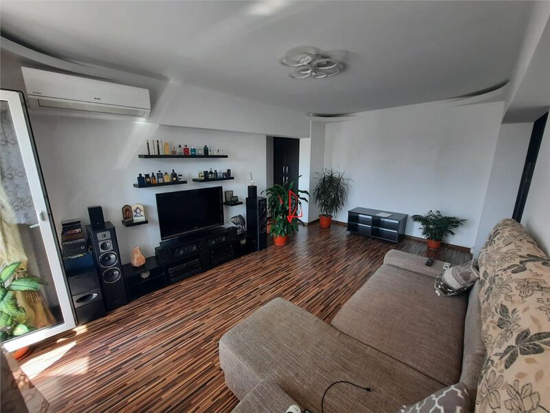 Apartament luminos, 3 camere, aproape de metrou
