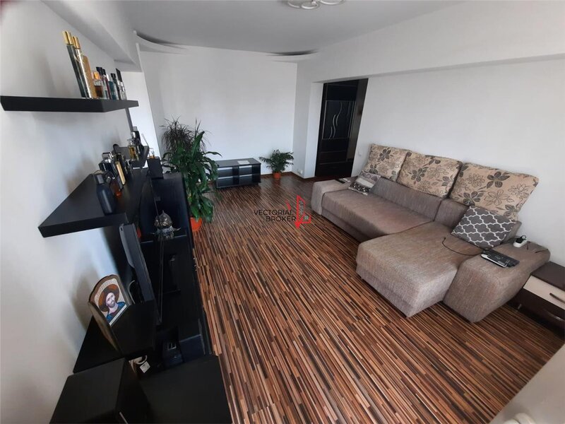 Apartament luminos, 3 camere, aproape de metrou