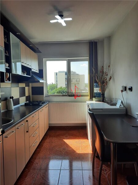 Apartament luminos, 3 camere, aproape de metrou